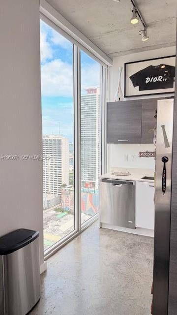 Building Photo - 151 SE 1st St