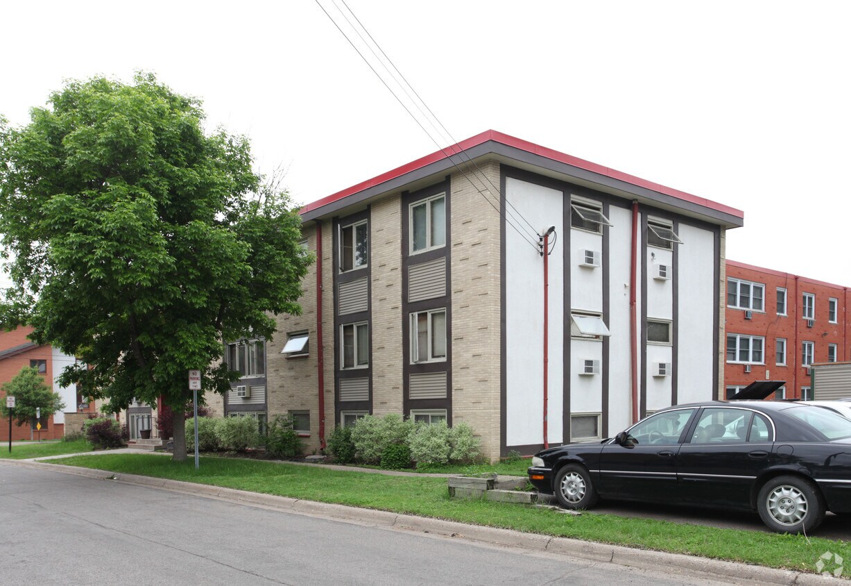 Building Photo - 4421 Minnetonka Blvd