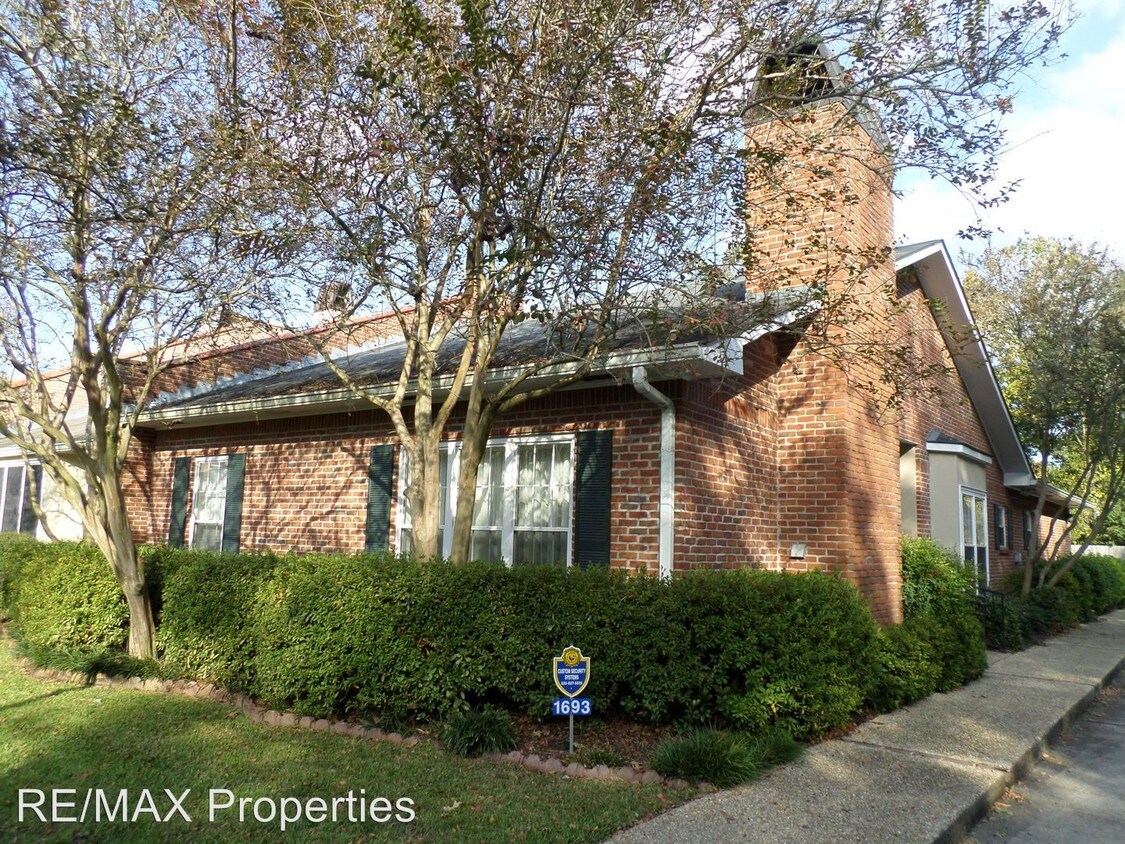 Primary Photo - 2 br, 2 bath House - 1693 Sharp Rd.