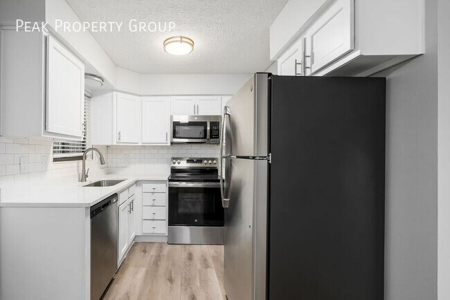 Foto del edificio - 3085 Griggsview Ct