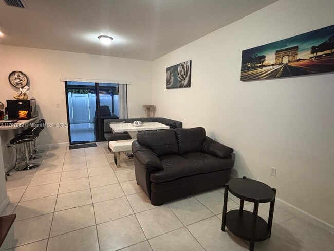 Foto del edificio - 10963 W 32nd Ln