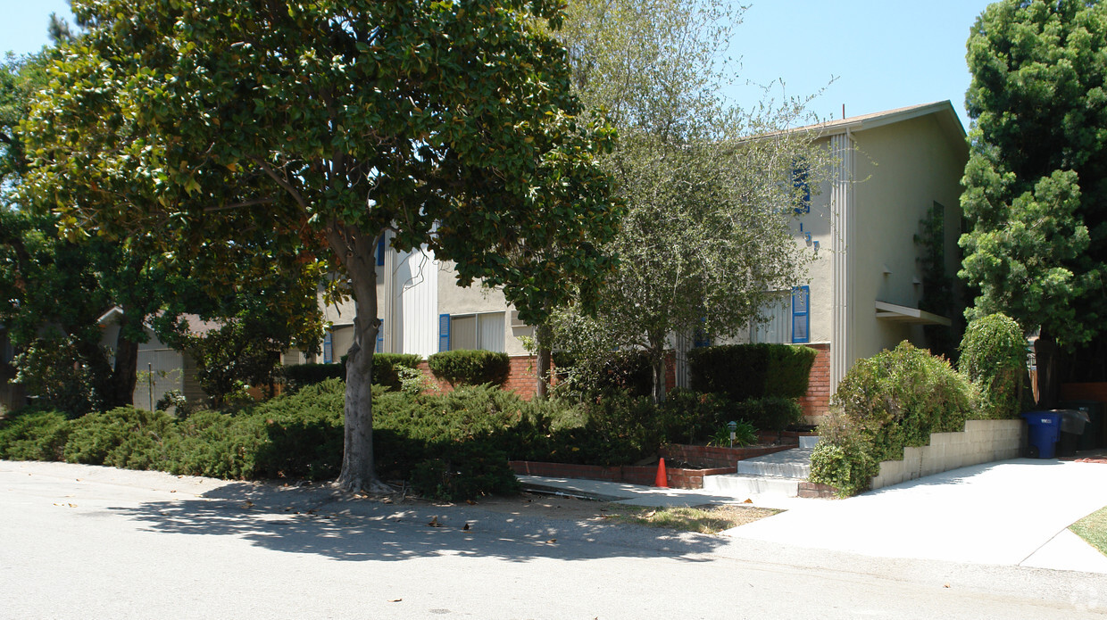 Building Photo - Sierra Madre Garden Apartments