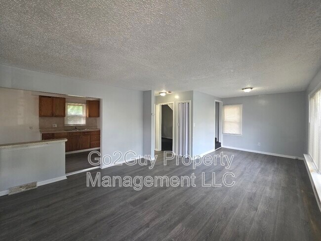 Foto del edificio - 22221 Pembroke Ave