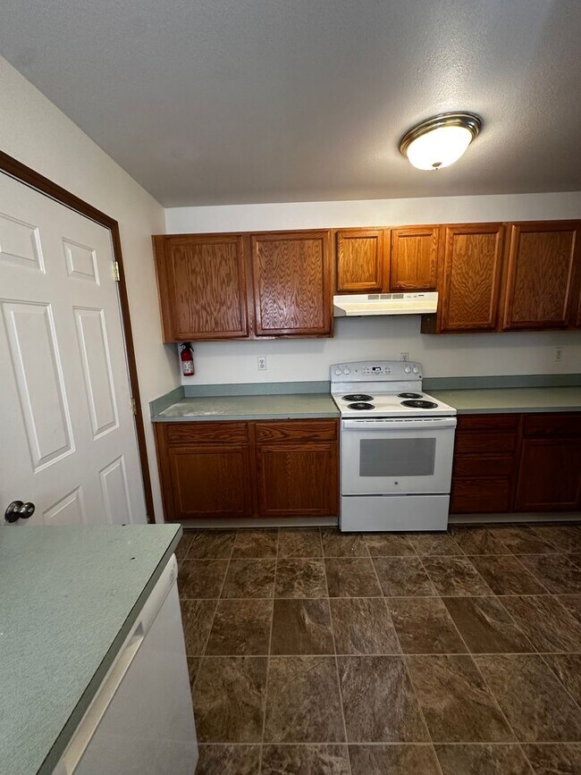 Foto del edificio - 3 Bedroom, 1 and half Bathroom Duplex!