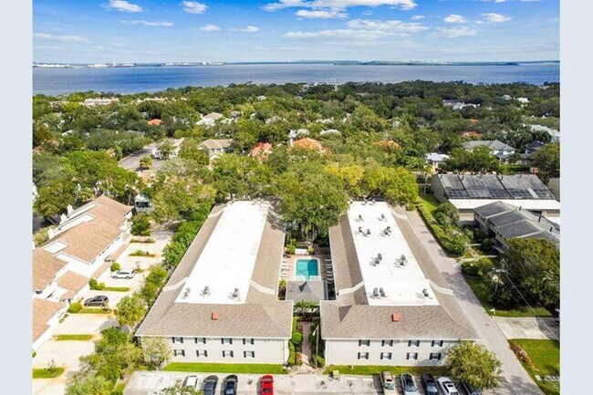 Foto del edificio - 5221 Bayshore Blvd