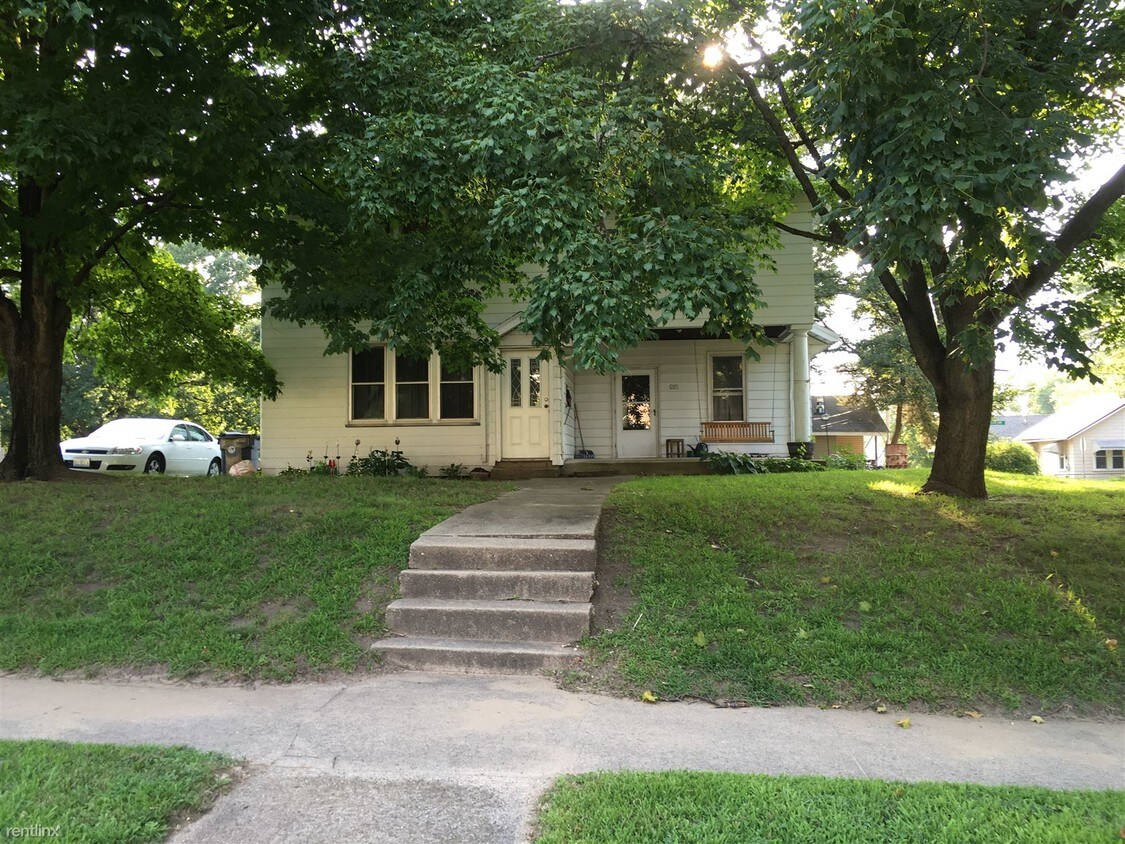 1203 Summer St, Pekin, IL 61554 Room for Rent in Pekin, IL