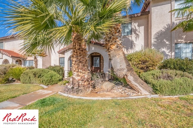 Foto del edificio - Charming 2 Bedroom Townhome