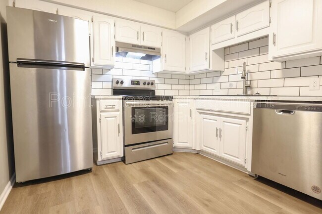 Foto del edificio - 5828 Erskine St