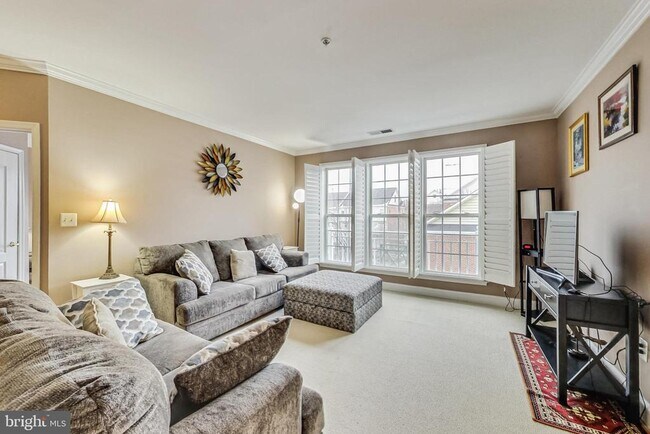 Foto del edificio - 1002 Elmcroft Blvd