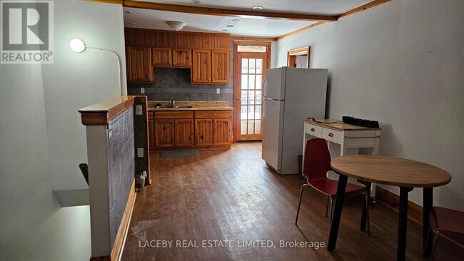 Building Photo - 250 Main St