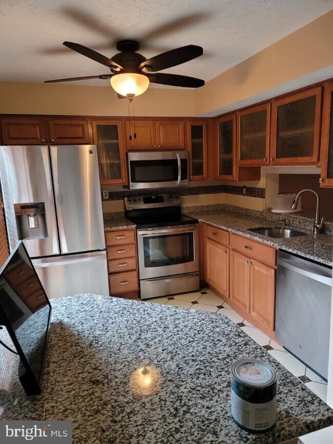 Foto del edificio - 2402 W Rosecroft Village Cir