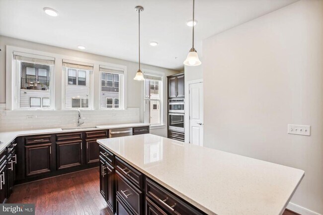 Foto del edificio - 13340 Sherwood Park Ln