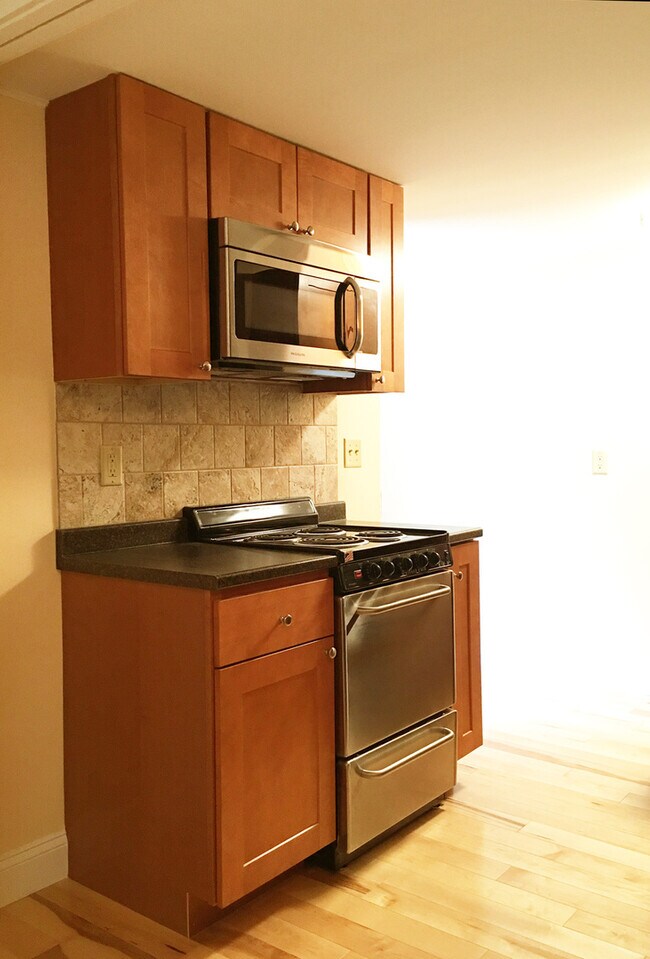 Foto del edificio - 80 Marble Ave