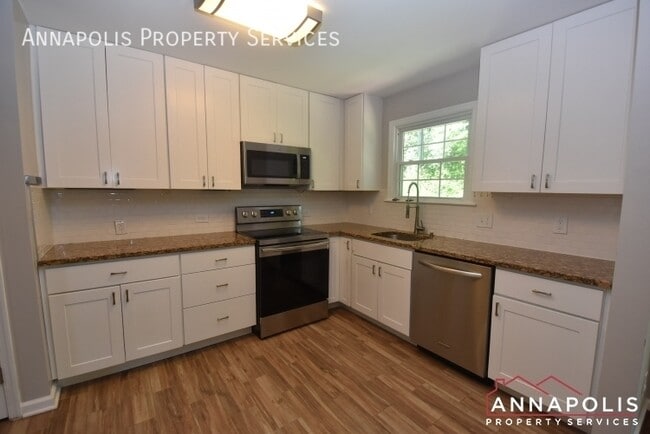 Building Photo - 442 Poplar Ln