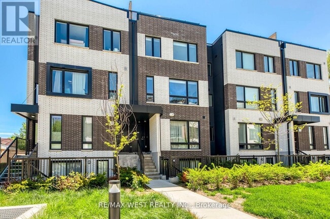 Building Photo - 30 Ed Clark Gdns