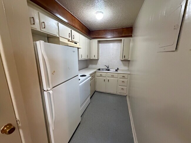 Building Photo - MOVE IN SPECIAL- Cozy 1-Bedroom Unit in Lubbock – Ideal for Urban Living!