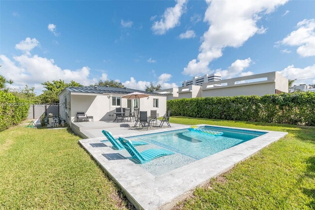 Photo - 260 NE 46th St House