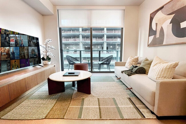 Building Photo - 11 NE 6th St