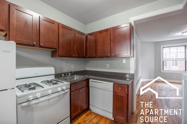 Building Photo - 4415 N Wolcott Ave