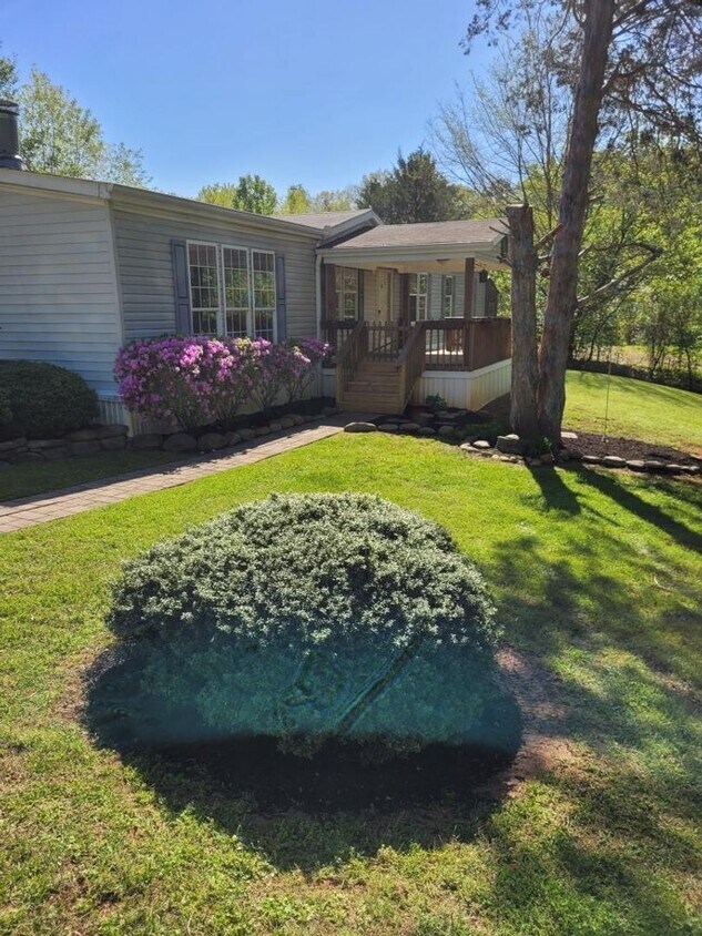 7256 Old Tuckaleechee Rd, Townsend, TN 37882 House Rental in Townsend