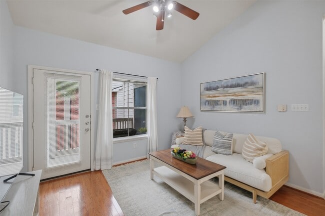 Building Photo - 1330 Old Spanish Trl