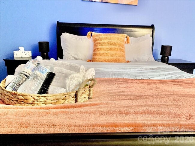 Building Photo - 500 Umstead Dr