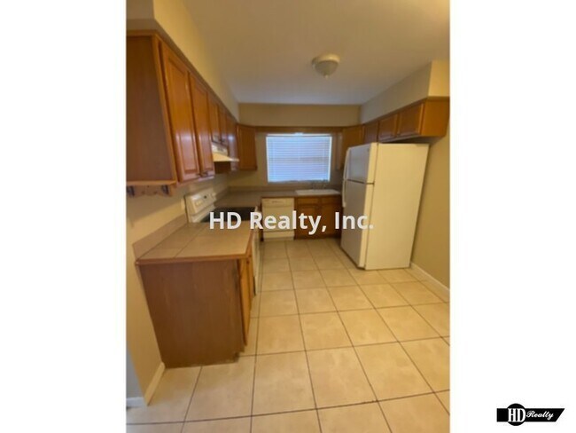 Building Photo - 3044 Orleans Way N