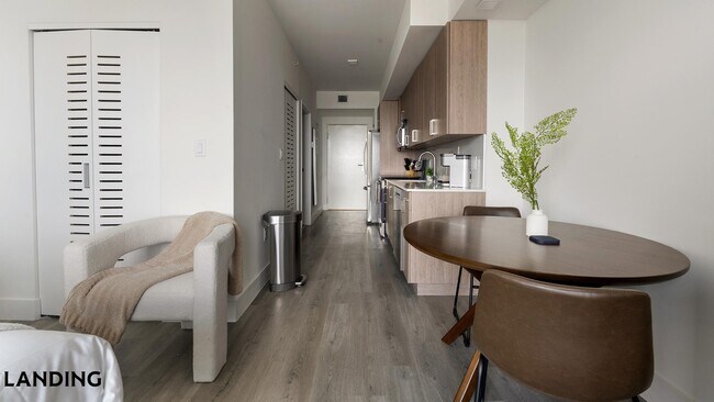 Foto del edificio - 1025 E 25th St