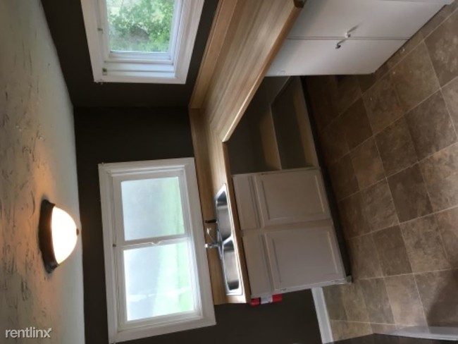 Building Photo - 2 br, 1 bath Apartment - 445 S Dexter