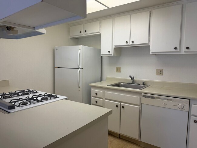 Building Photo - 6172 Peoria Dr