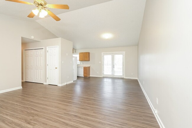 Building Photo - 104 James Ave