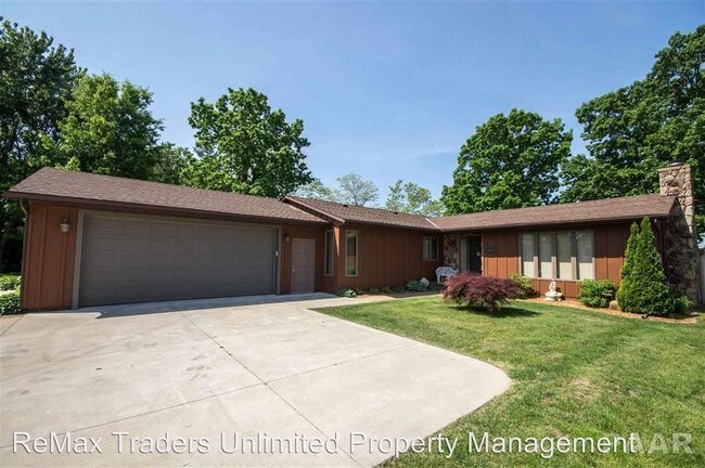 Building Photo - 1175 Sunset Dr