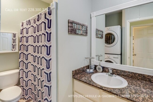 Building Photo - 1229 Century Oaks Dr