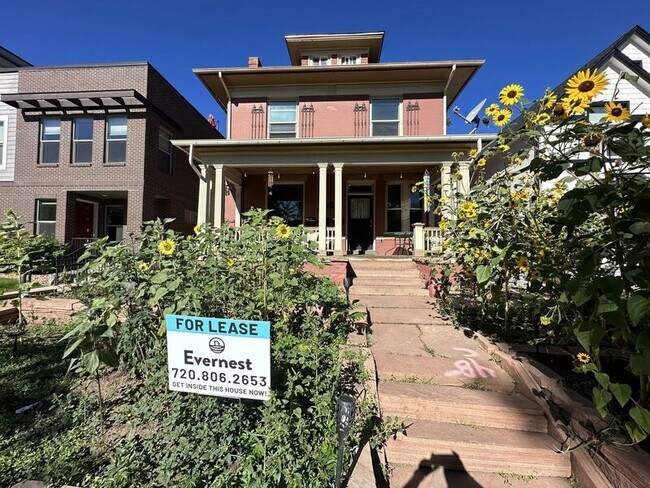 Building Photo - 1757 Vine St