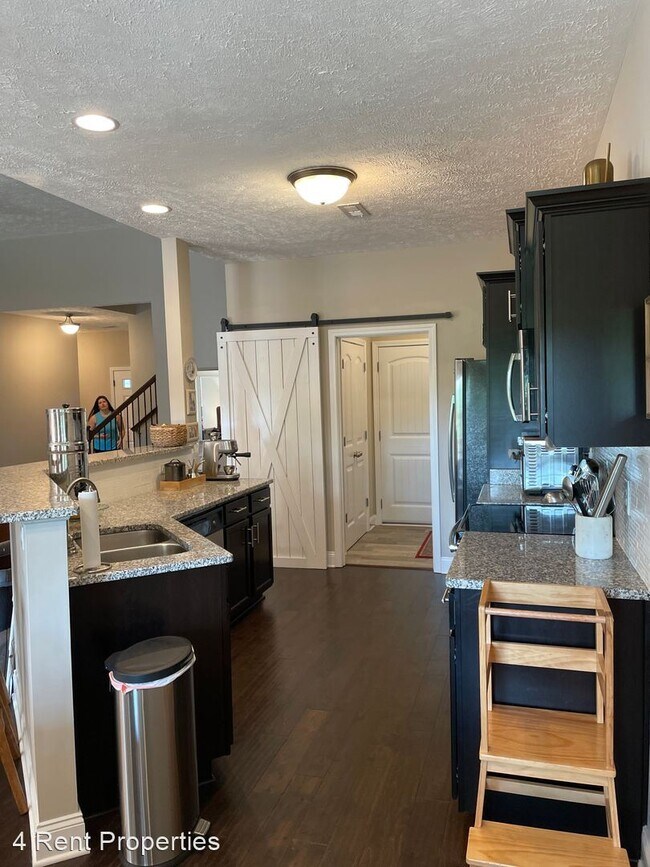 Building Photo - 4 br, 2.5 bath House - 987 Promenade Dr