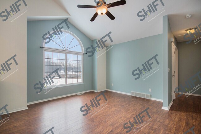 Foto del edificio - 9755 10 Mile Rd - Gorgeous House