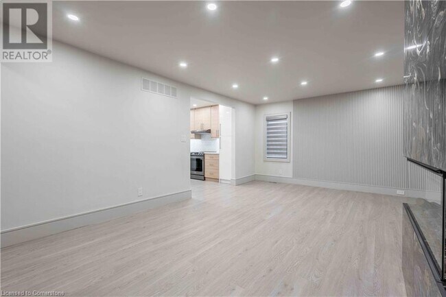 Photo du bâtiment - 104 2nd St N