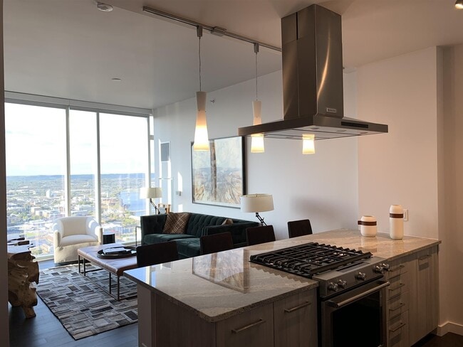 Building Photo - 515 Church St