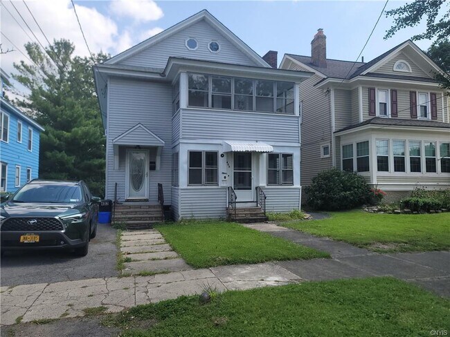 Building Photo - 400 Durston Ave