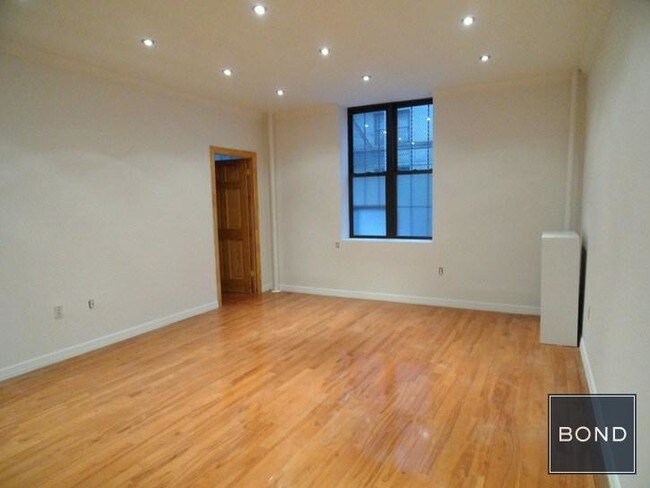 Foto del edificio - 920 Riverside Dr