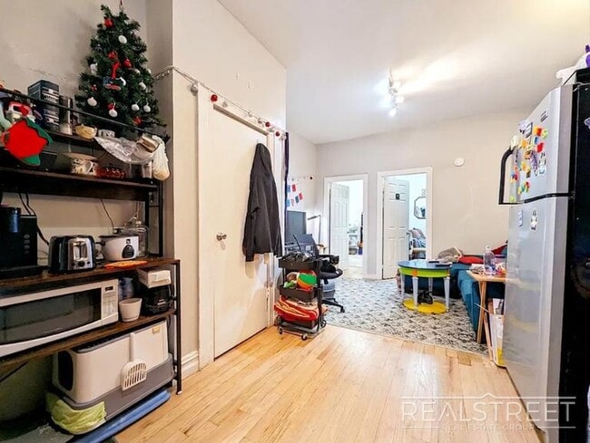 Building Photo - Utica Avenue