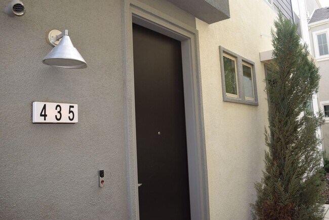 Building Photo - 435 Tailoff Ln