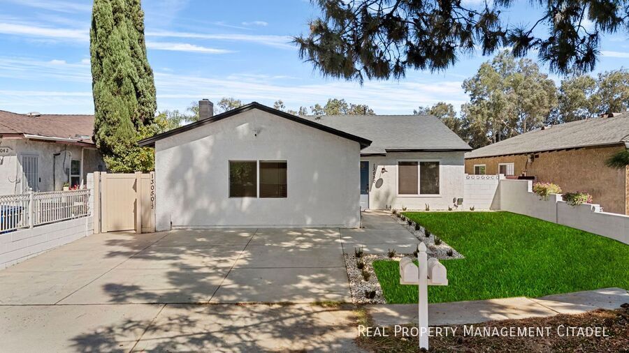Foto principal - 13050-13050 1/2 Tonopah St