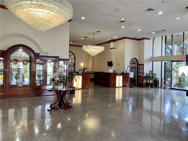 Foto del edificio - 7601 E Treasure Dr