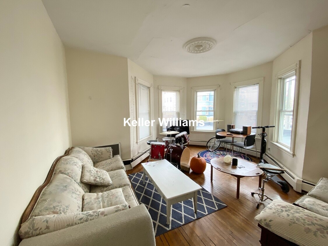 Foto principal - 140 Calumet St