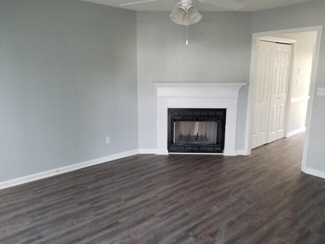 Foto del edificio - 3902-CC6 Sterling Pointe Drive
