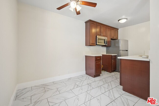 Foto del edificio - 1220 N Ogden Dr