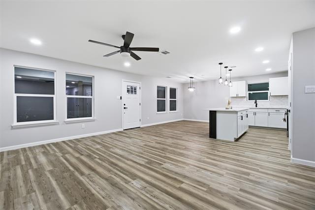 Foto del edificio - 214 W Madison St