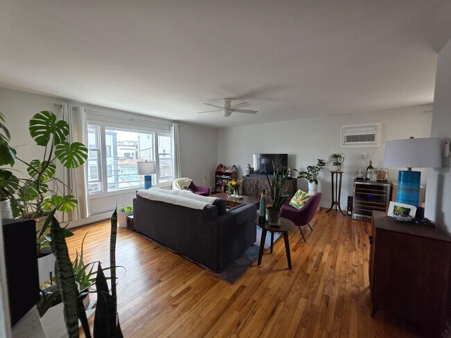 Foto del edificio - 253 Webster Ave