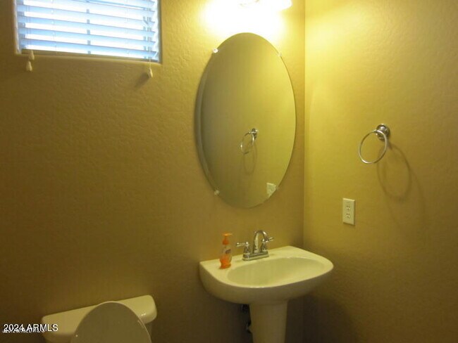 Foto del edificio - 3439 E Orchid Ln